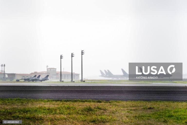 Irão: Carneiro desafia Montenegro a informar o país sobre utilização da base das Lajes