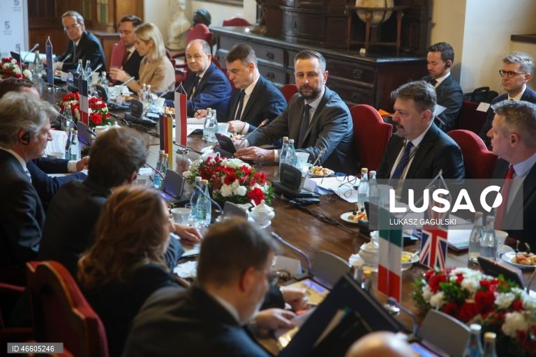 Cinco países europeus lançam iniciativa de defesa com drones de baixo custo