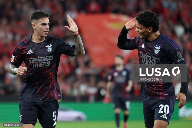 I Liga: Benfica vence AVS e fica provisoriamente a quatro pontos da liderança