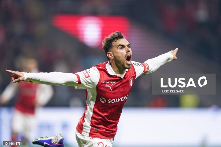 Sporting de Braga vence Vitória de Guimarães e sobe provisoriamente a quarto lugar na I Liga