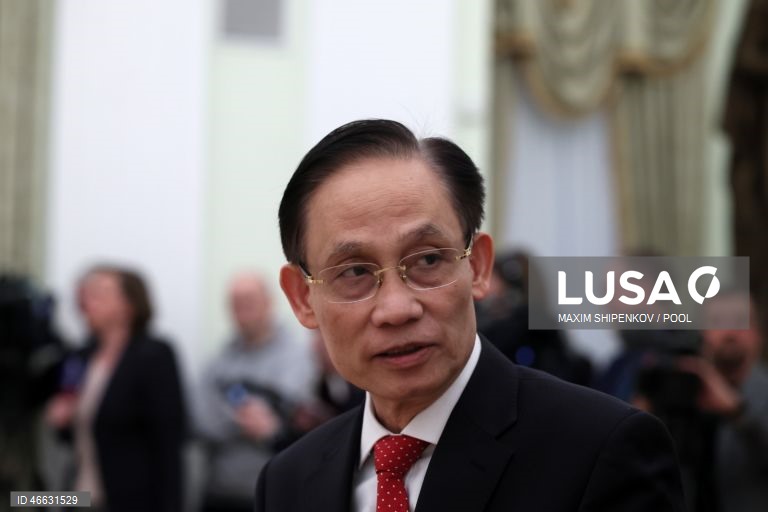 Chefe da diplomacia do Vietname reúne-se com conselheiro de Kim em Pyongyang