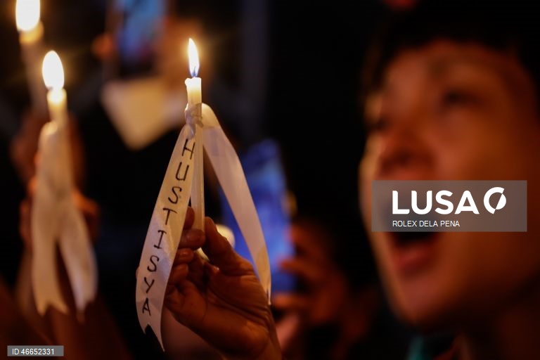 Families of Rodrigo Dutertes drug war victims watch International Criminal Court broadcast from Metro Manila