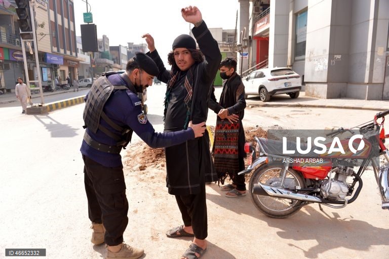 Security tightened in KPK following escalation of Afghanistan-Pakistan cross-border conflict