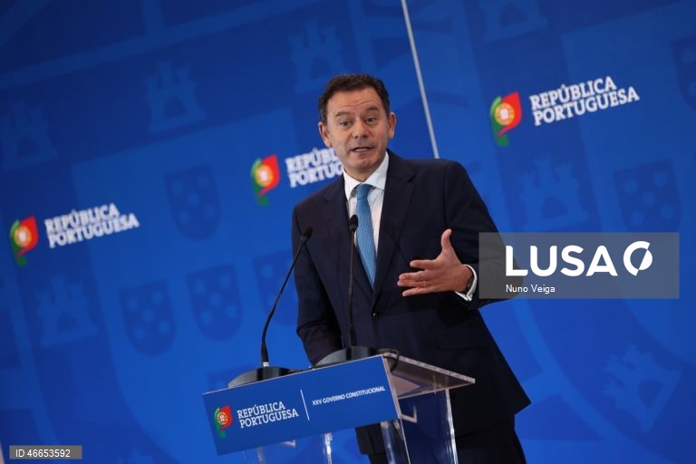 Montenegro condena “injustificáveis ataques” iranianos e apela à “máxima contenção”