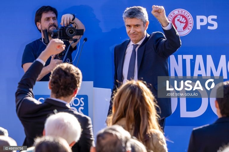 Carneiro defende que a sua liderança uniu o PS quando o “declínio parecia irreversível”