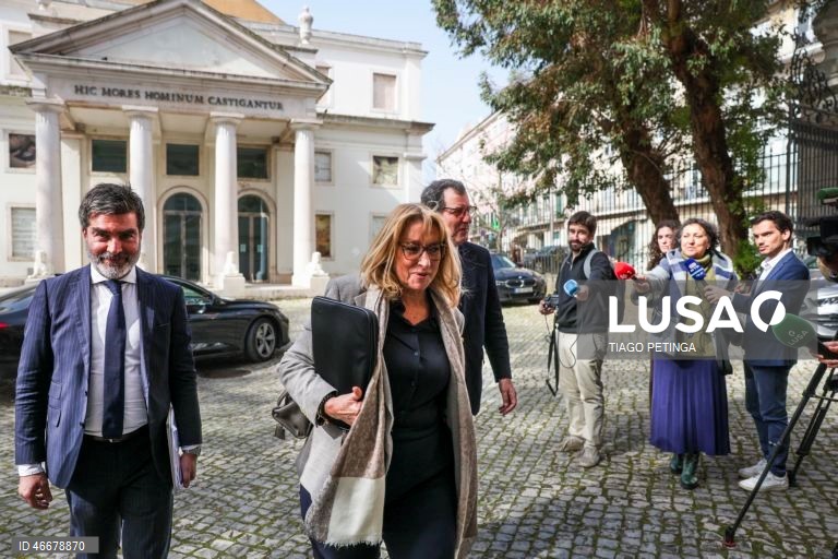 Há aproximações sobre lei laboral e proposta em discussão é muito diferente - ministra