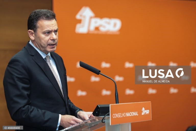 Montenegro elogia sensibilidade política de Morais Sarmento e coragem como governante