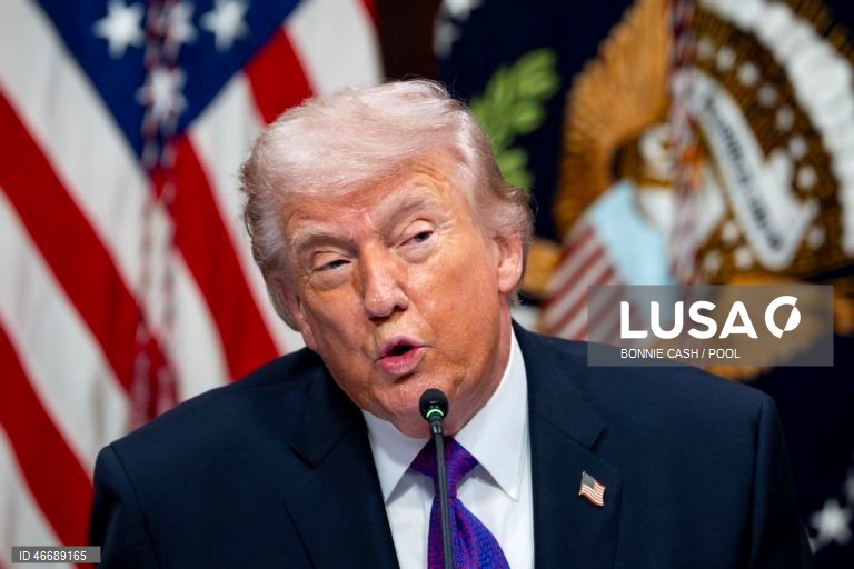 Trump pressiona Zelensky a fechar acordo de paz com Rússia