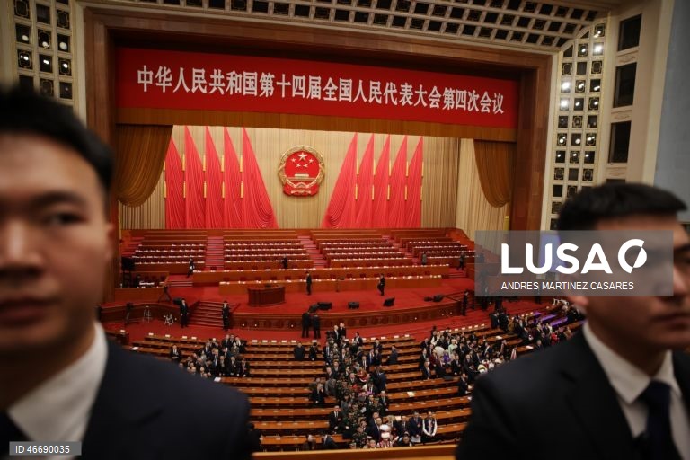 China fixa meta de crescimento económico entre 4,5% e 5% para este ano