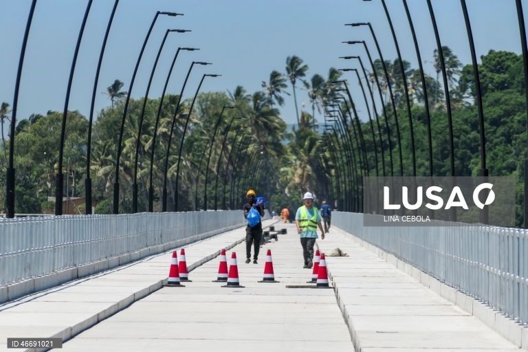 Maior ponte-cais do mundo promete mudar a vida em ilha de Maputo