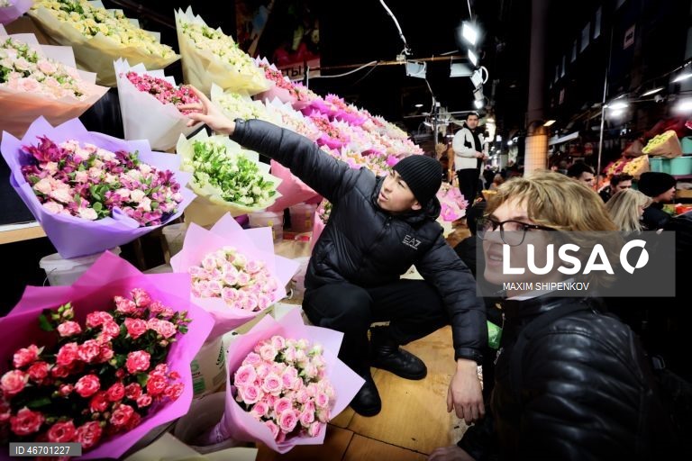 Preparation for International Womens Day in Moscow