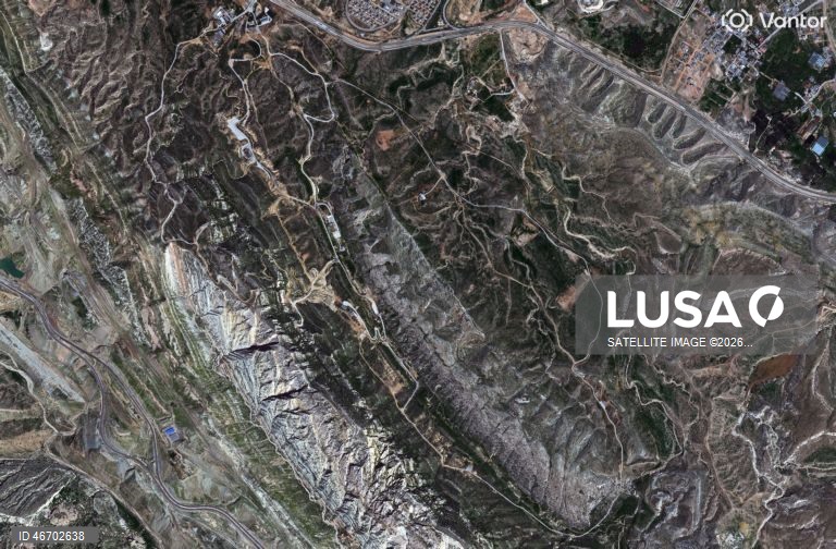 Israel ataca academia militar e bunkers que abrigam oficiais iranianos