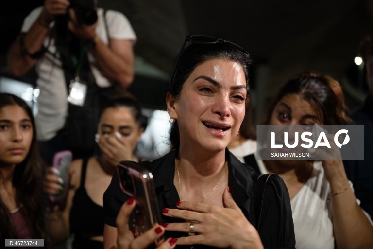Protests at Sydney Airport as Iranian womens soccer team departs Australia