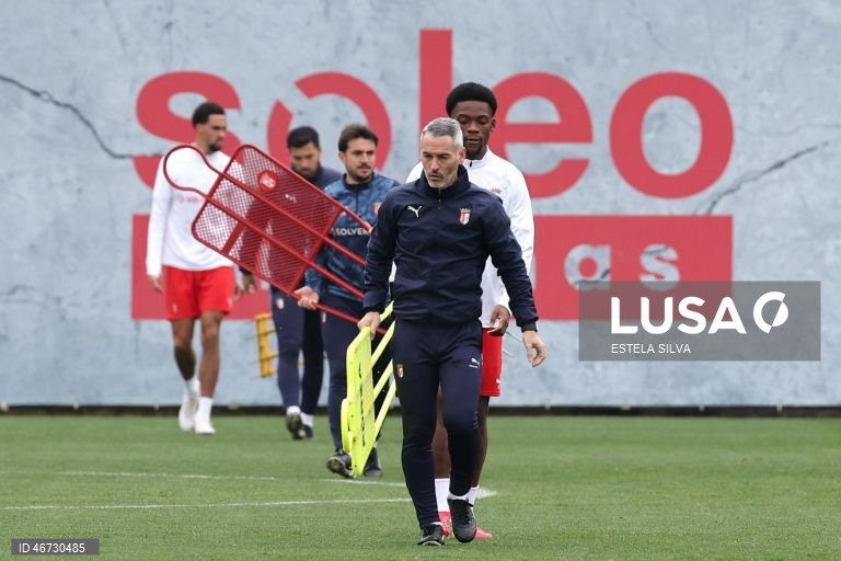 Carlos Vicens espera dificuldades do Ferencváros, mas frisa ambição do Braga
