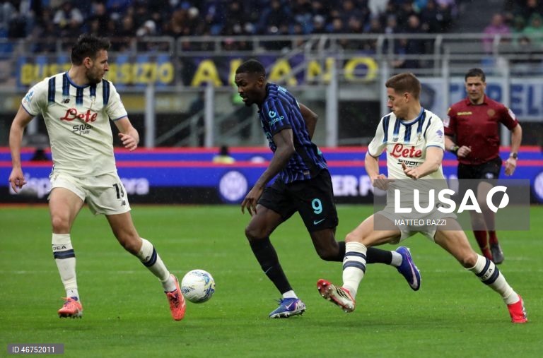 Inter Milão cede empate em casa com Atalanta, mas segue líder em Itália