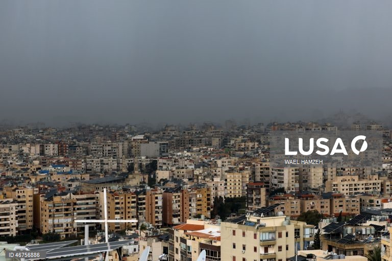 Ataques aéreos israelitas no Líbano já mataram 850 pessoas