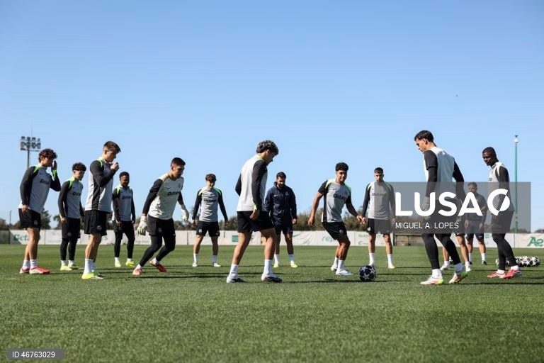 Extremo Luís Guilherme ausente do treino do Sporting