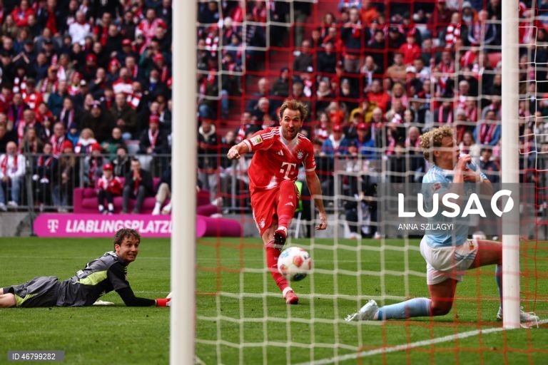 Bayern Munique goleia e está cada vez mais perto de revalidar o título alemão
