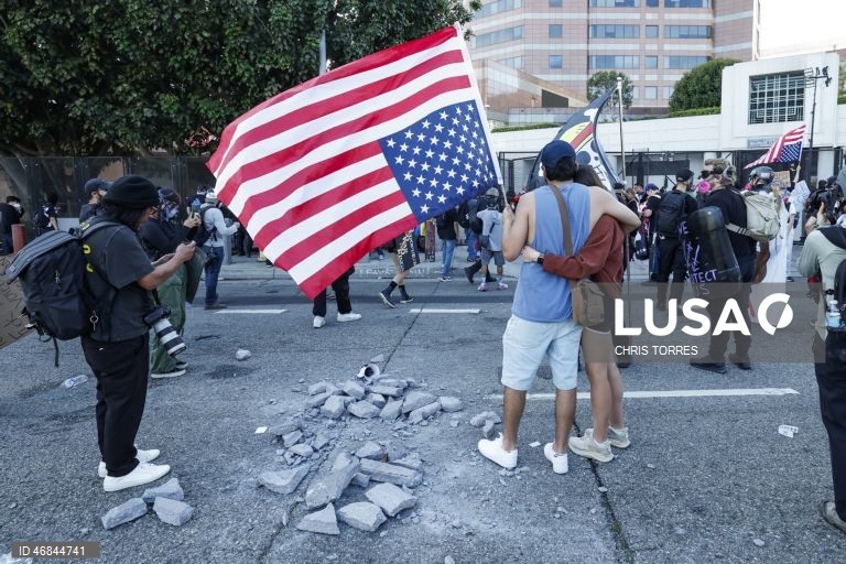 No Kings rally brings protesters to downtown Los Angeles