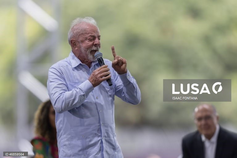 Lula acusa Flávio Bolsonaro de querer vender o Brasil aos EUA
