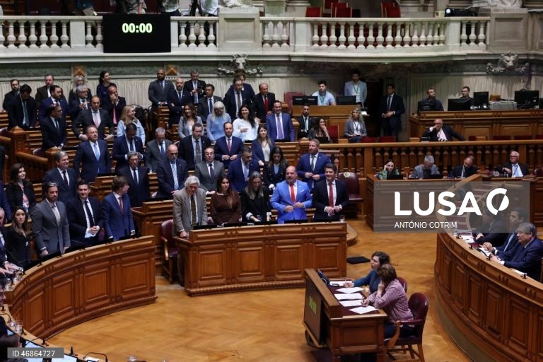 Perda da nacionalidade por crimes graves novamente aprovada após ‘chumbo’ do TC