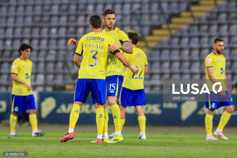 Arouca dá a volta ao resultado e vence na receção ao Estoril Praia