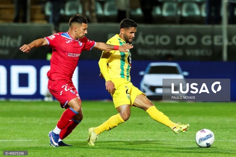 Tondela e Gil Vicente empatam com dois golos perto do fim