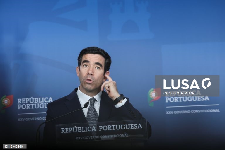 Governo quer subir teto de ajustes diretos de serviços até 75 mil euros e de empreitadas até 150 mil