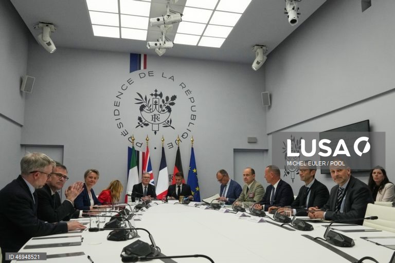 Doze países prometem meios militares para desbloquear Estreito de Ormuz