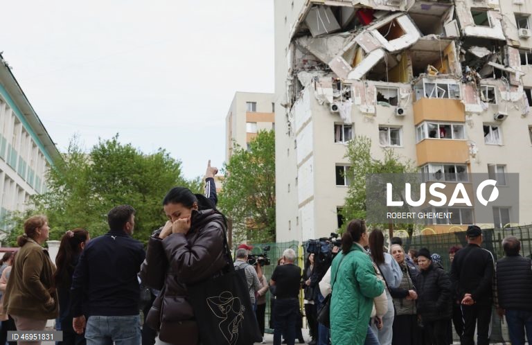 Residents of gas explosion-damaged building protest in Bucharest
