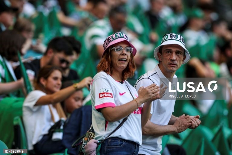 Sporting-Benfica adiado para as 18:15 devido a atraso da equipa encarnada