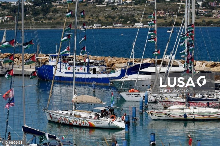 Dois ativistas da flotilha detidos em Israel vão ser libertados hoje