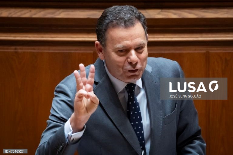 PM diz que “é cedo” para aumento  permanente de pensões e admite suplemento se finanças permitirem