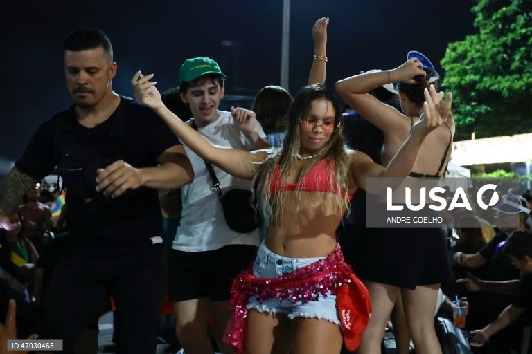 Shakira concert preparations underway in Rio