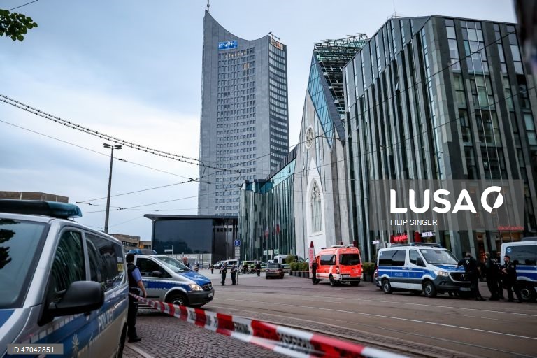 Dois mortos em Leipzig depois de carro ter atropelado multidão - polícia