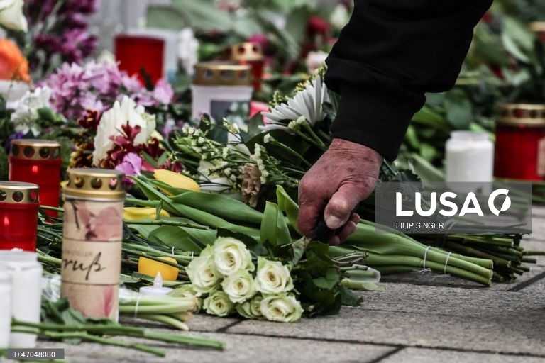 Car rams crowd in Leipzig city centre, killing at least two