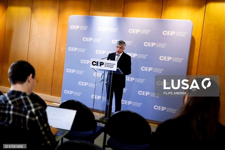 CIP deixa cair alterações na não reintegração após despedimento ilícito e cede no outsourcing