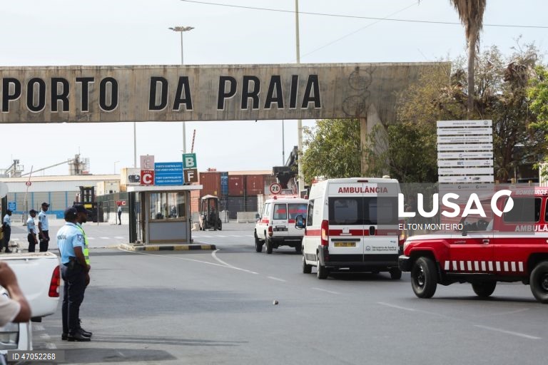 Três casos suspeitos de hantavírus retirados de navio e a caminho dos Países Baixos