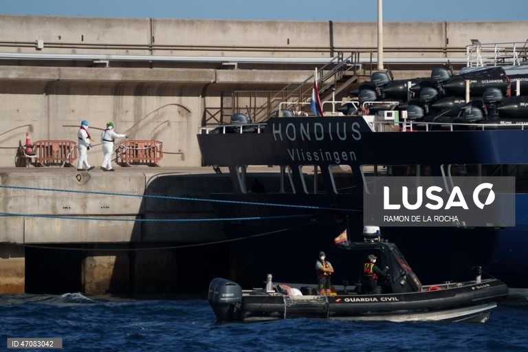 Hantavírus: Navio atraca nas Canárias para últimos desembarques devido ao mau estado do mar