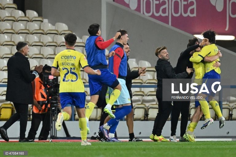 Gil Vicente perde por 3-1 com Arouca mas mantém-se na luta pelo quinto lugar