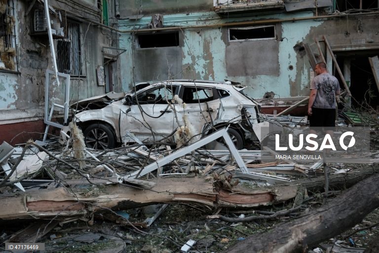 Ucrânia: Ataques noturnos fazem pelo menos quatro mortos