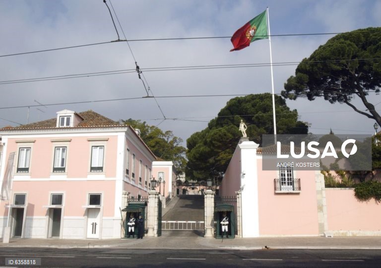 Portugal: President to hear parties after fall of centre-right government