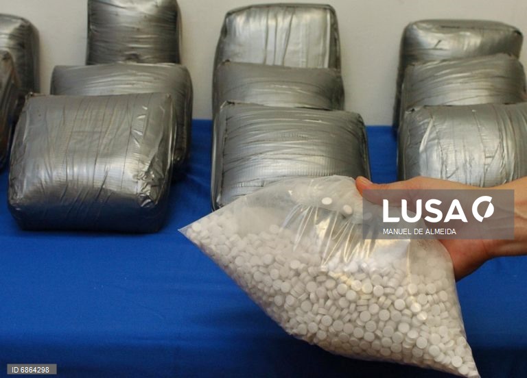 Novas drogas psicoativas detetadas ao ritmo de uma por semana na Europa - relatório