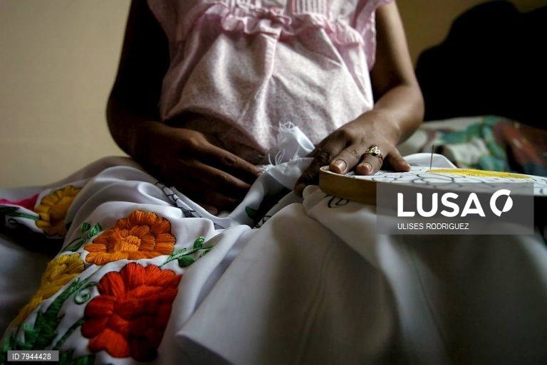 Fecundidade em Angola caiu e mulheres têm em média 4,8 filhos