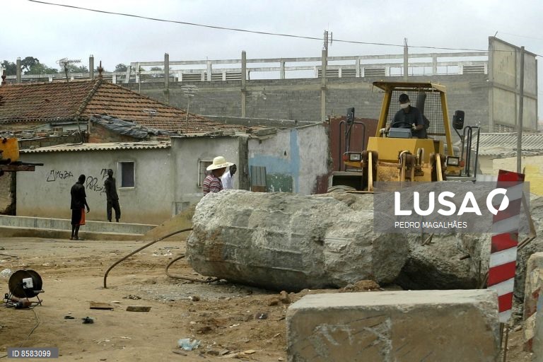 Grupo chinês vai construir primeira autoestrada de Angola