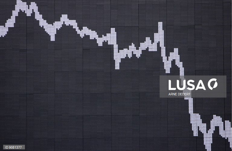 Bolsa de Tóquio abre com Nikkei a cair 0,22%