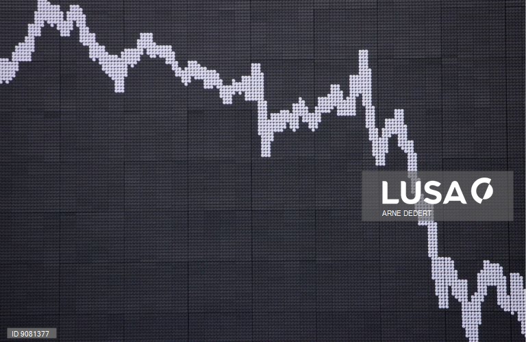 Bolsa de Tóquio abre a perder 1,15%