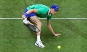 Tenista Jannik Sinner, número um mundial, eliminado com surpresa em Halle