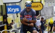 Van der Poel bate Pogacar na luta pela segunda etapa da Volta a França e veste a amarela