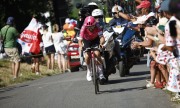 Healy estreia-se a vencer vindo da fuga e Van der Poel recupera a amarela no Tour